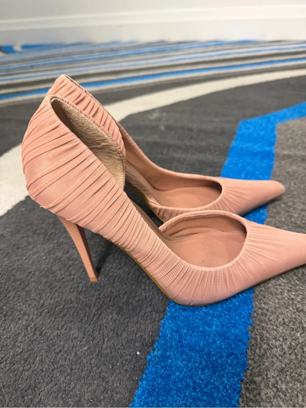 Women’s nude Pointed-Toe Stiletto Pumps